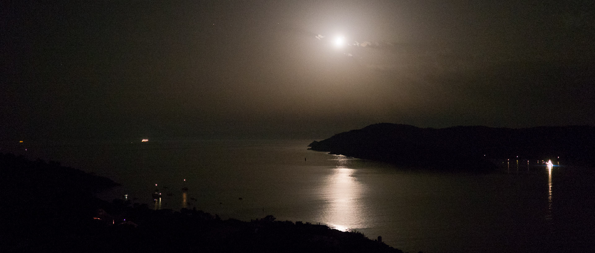 Clair de Lune sur l'île du Levant et Port-Cros.